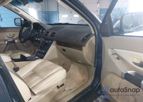 2013 Volvo Xc90 3.2 Premier Plus z USA, uszkodzony, nr VIN YV4952CZ5D1670865